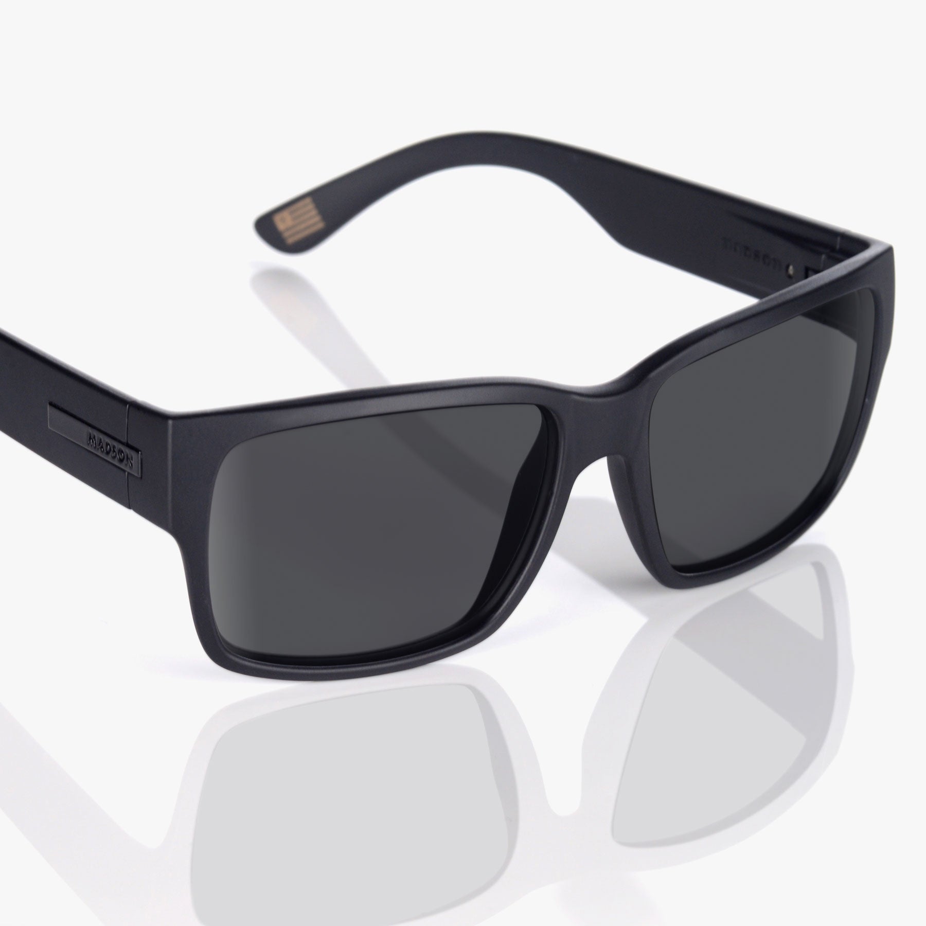 Classico - Black on Black / Grey Polarized