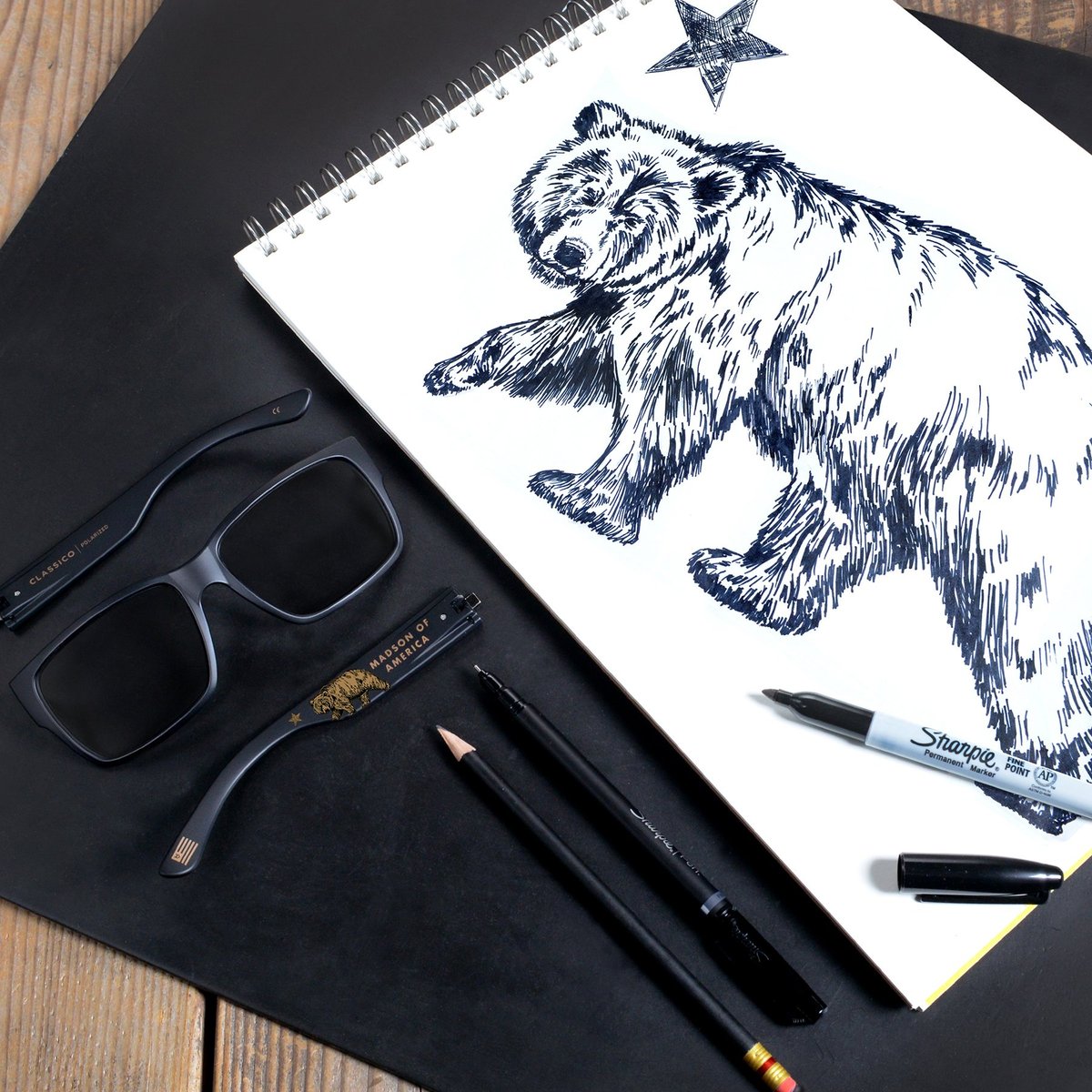 Classico - Black-California Bear / Grey Polarized