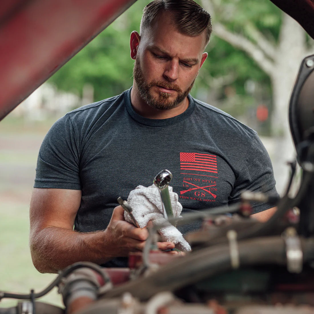 Red Blood Blue Collar Tee - Charcoal