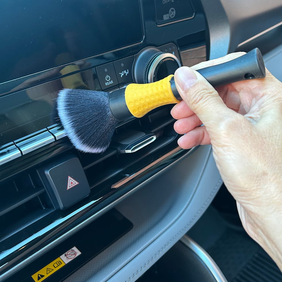 The Bumble Bee Detailing Brush